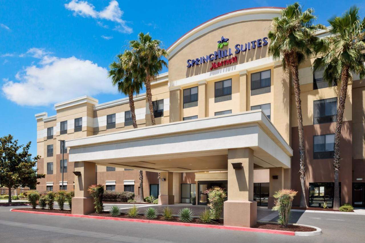 Springhill Suites Fresno Eksteriør bilde
