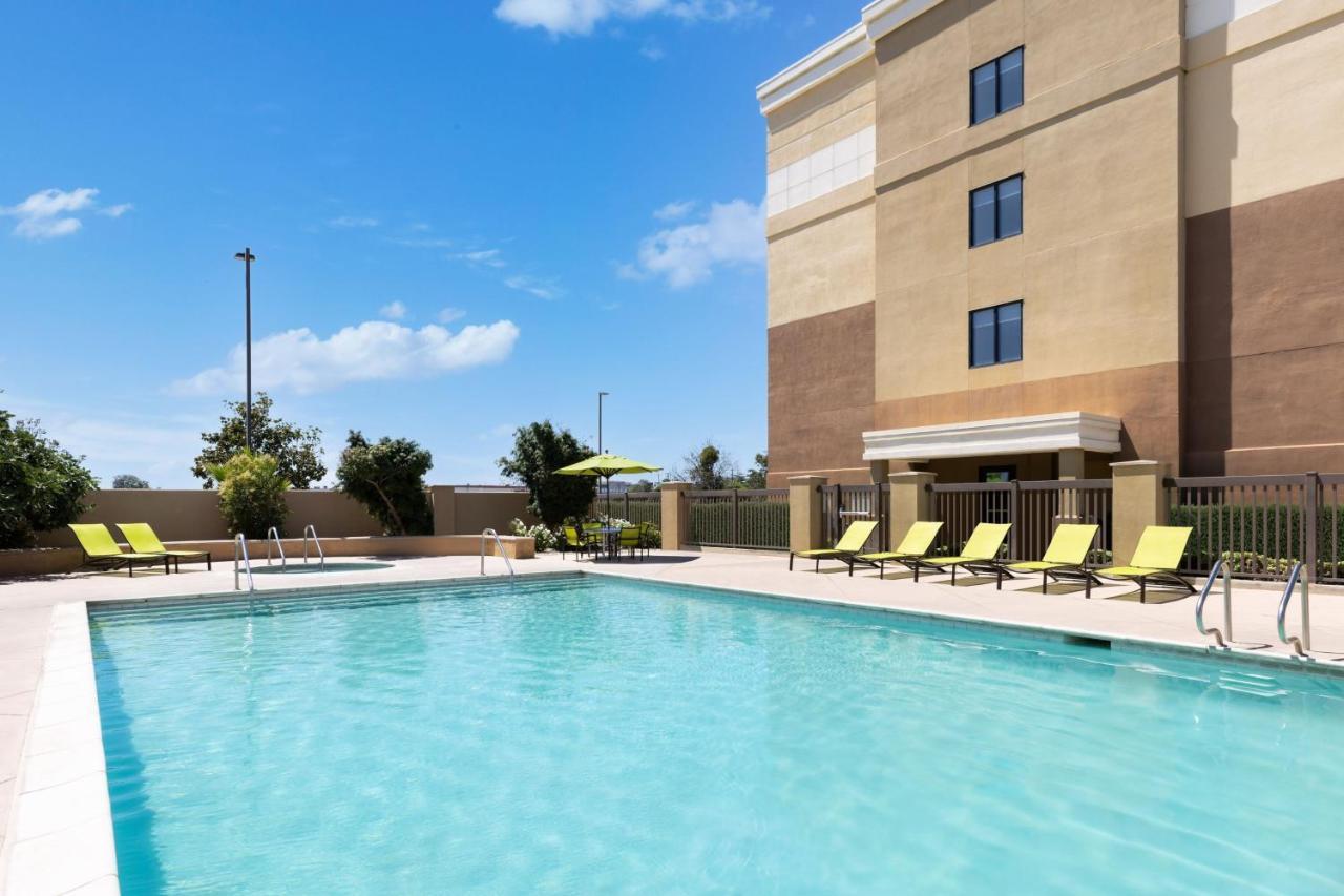 Springhill Suites Fresno Eksteriør bilde