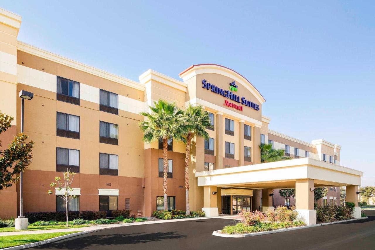 Springhill Suites Fresno Eksteriør bilde