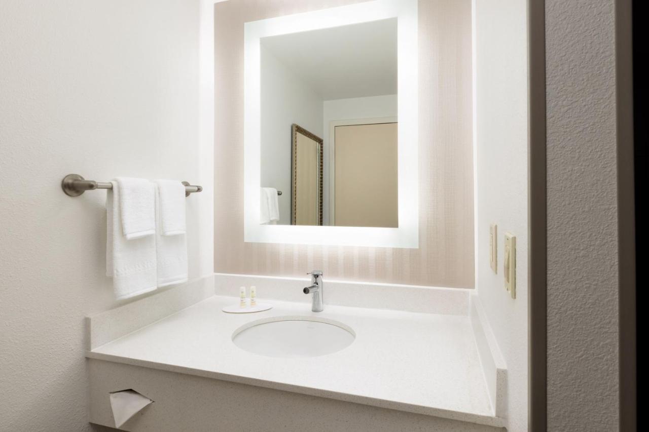 Springhill Suites Fresno Eksteriør bilde