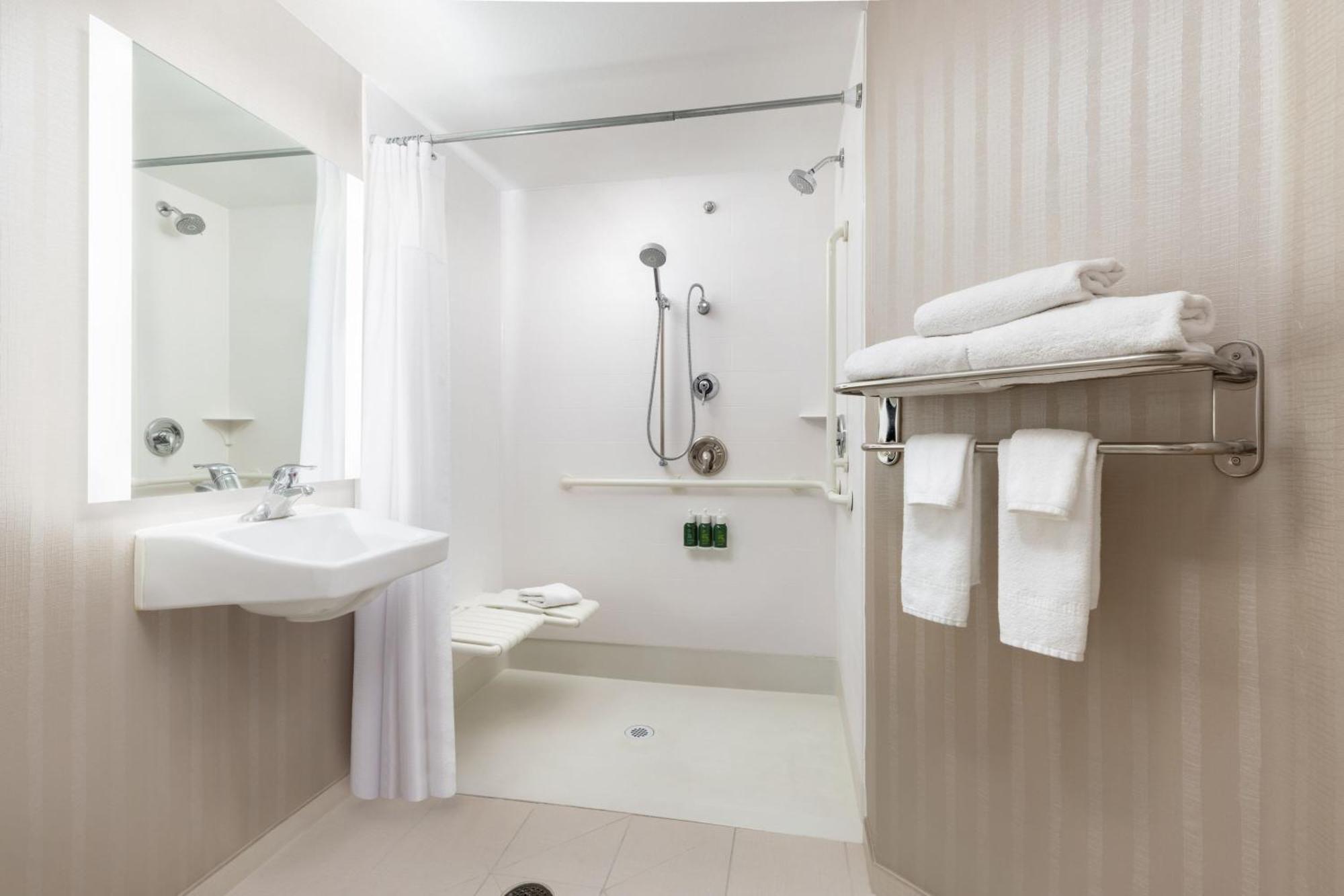 Springhill Suites Fresno Eksteriør bilde