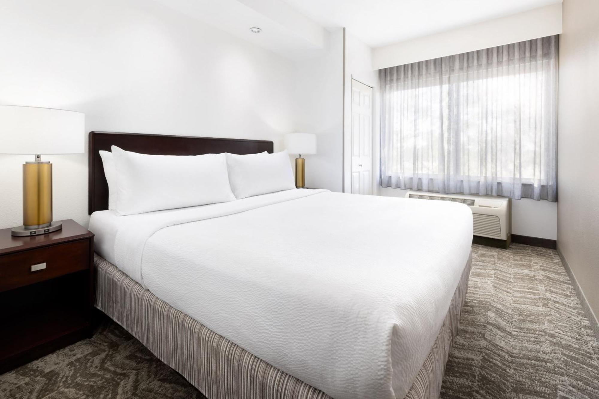 Springhill Suites Fresno Eksteriør bilde