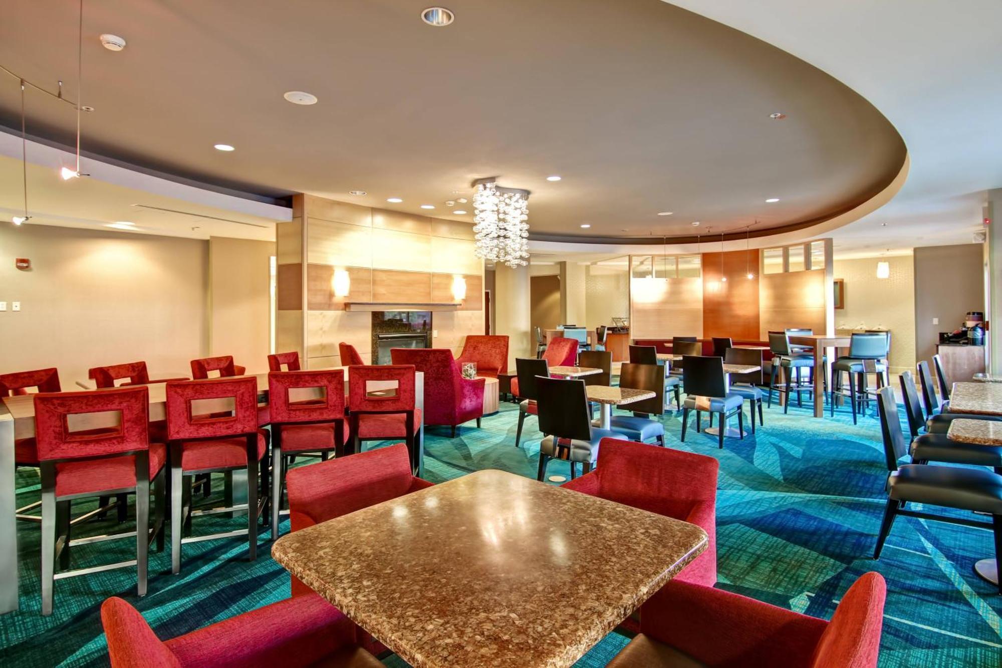 Springhill Suites Fresno Eksteriør bilde