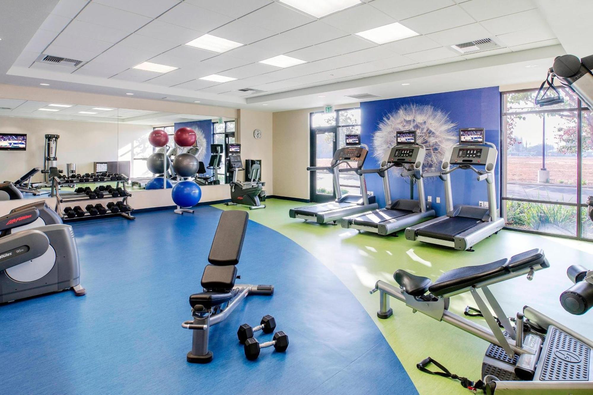 Springhill Suites Fresno Eksteriør bilde