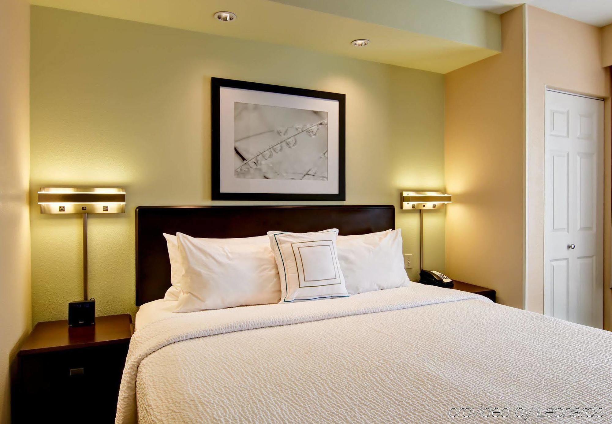 Springhill Suites Fresno Eksteriør bilde