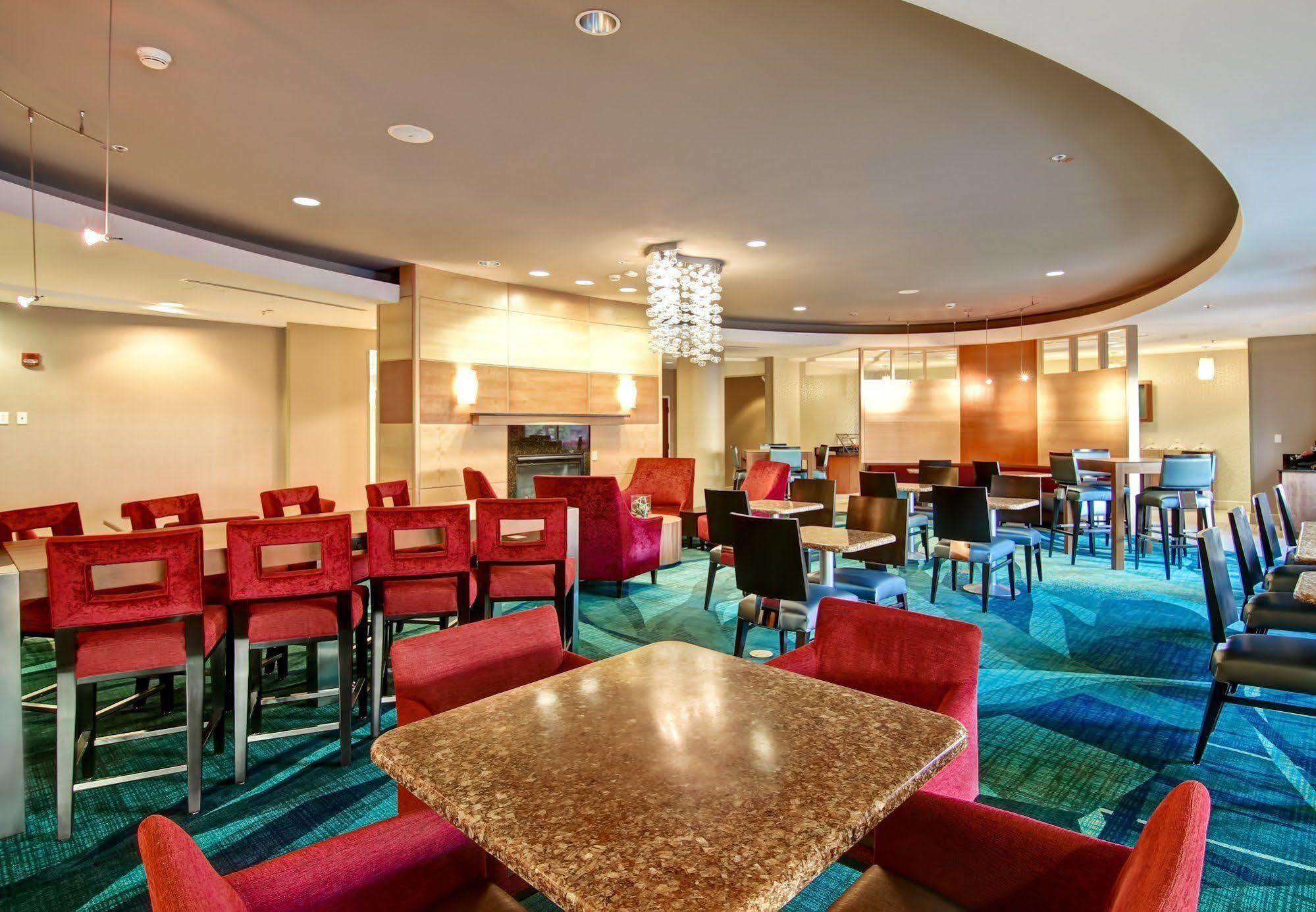 Springhill Suites Fresno Eksteriør bilde