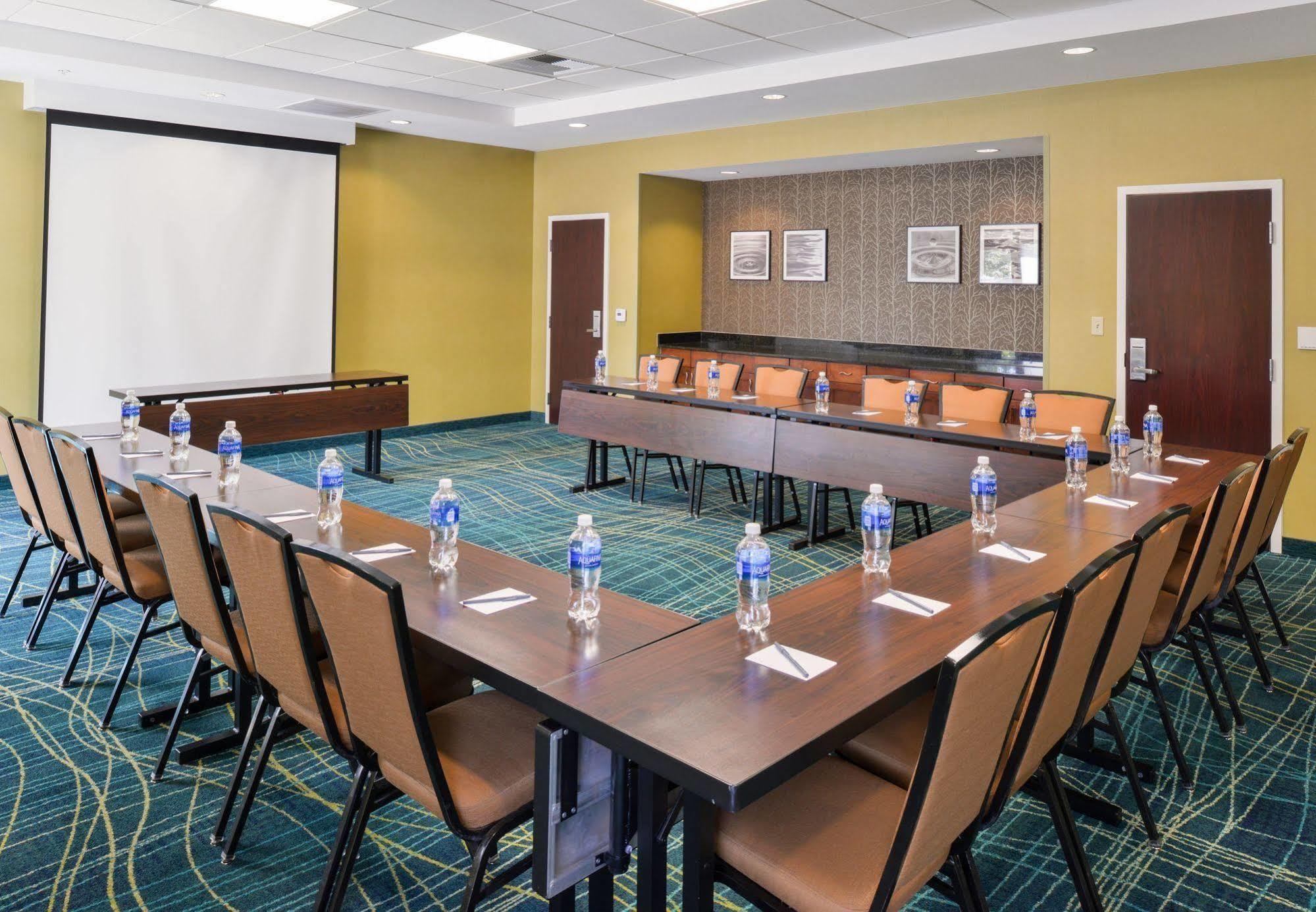 Springhill Suites Fresno Eksteriør bilde