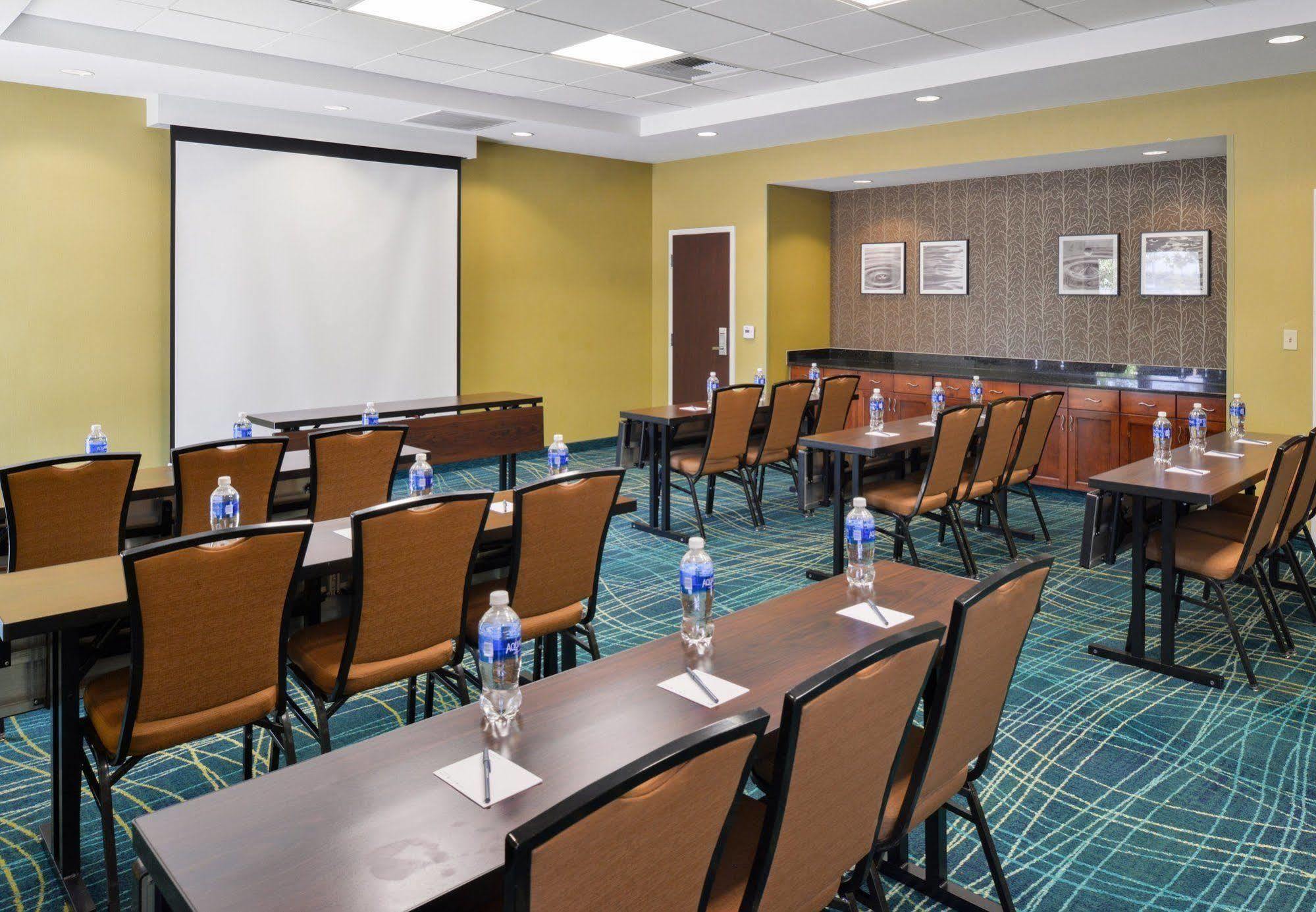 Springhill Suites Fresno Eksteriør bilde